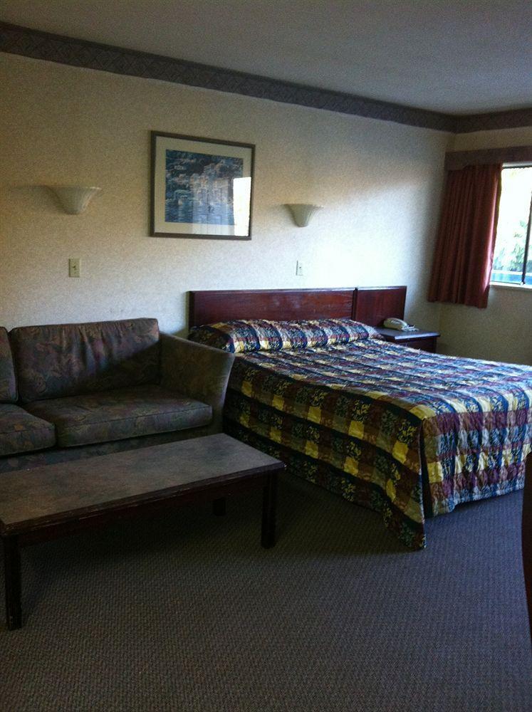 Coquitlam Sleepy Lodge Ngoại thất bức ảnh