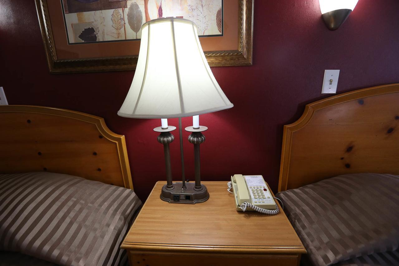 Coquitlam Sleepy Lodge Ngoại thất bức ảnh