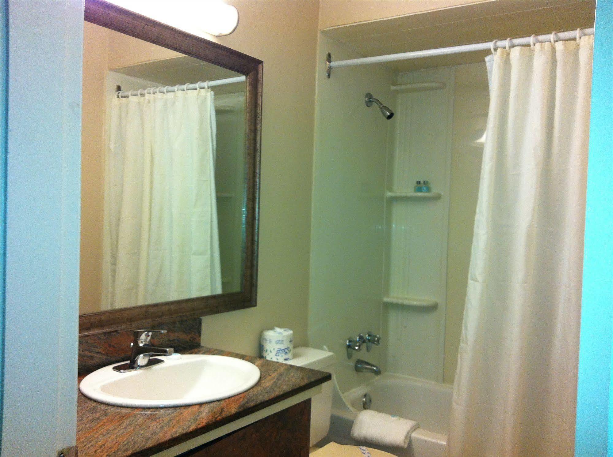 Coquitlam Sleepy Lodge Ngoại thất bức ảnh