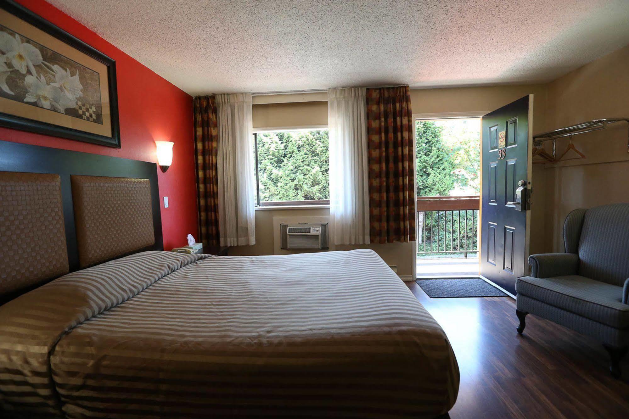 Coquitlam Sleepy Lodge Ngoại thất bức ảnh