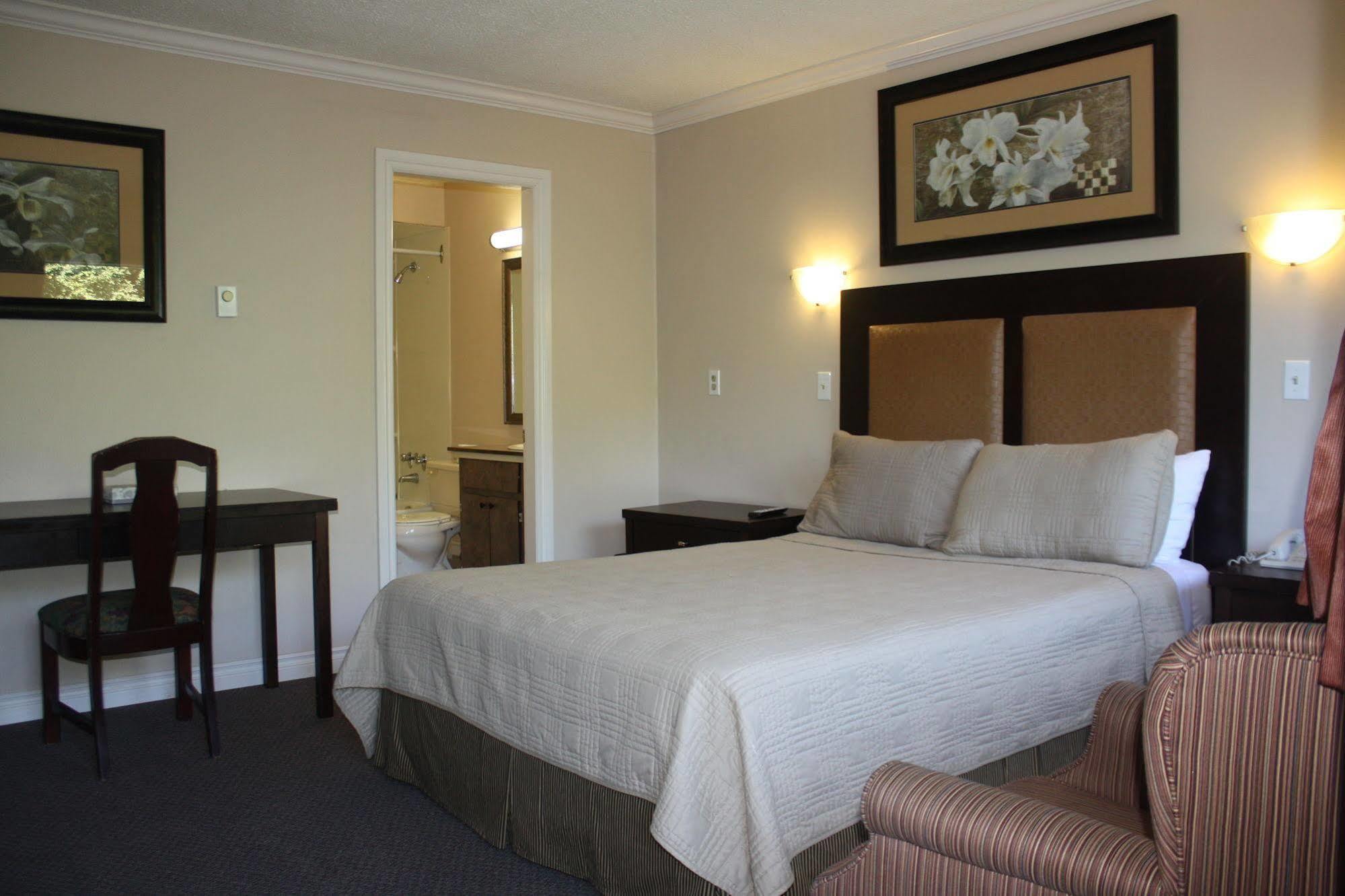 Coquitlam Sleepy Lodge Ngoại thất bức ảnh